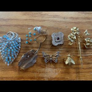 Great Lot of Brooches